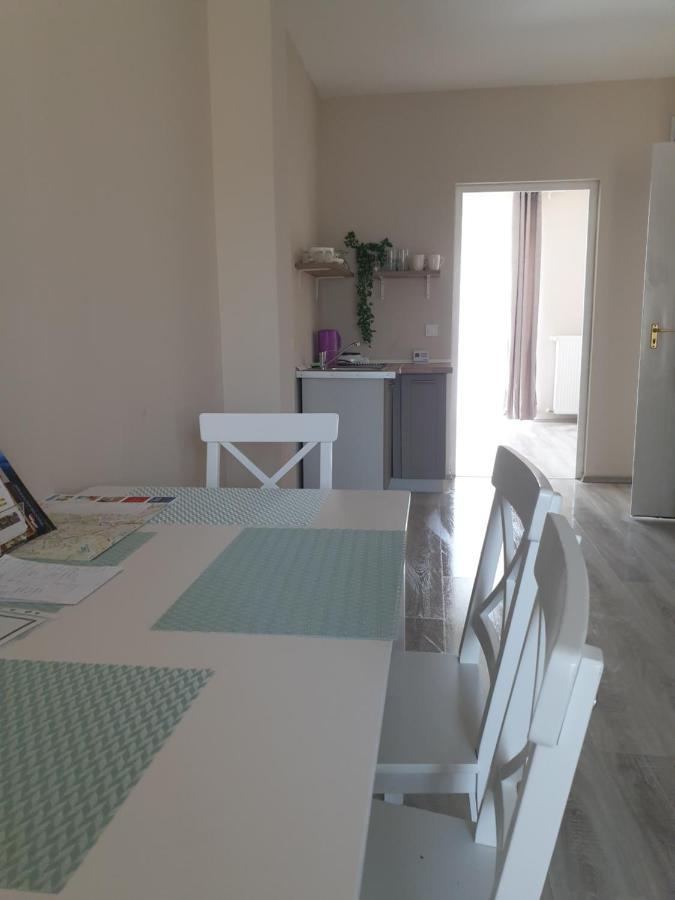 Chill House Apartman Eger Exterior foto
